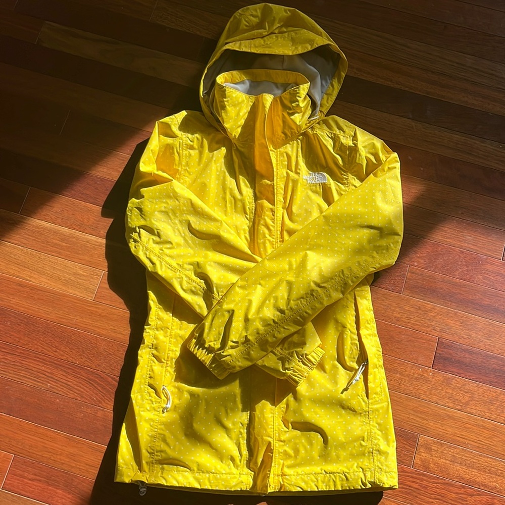 Like new women’s The North Face Rain Coat